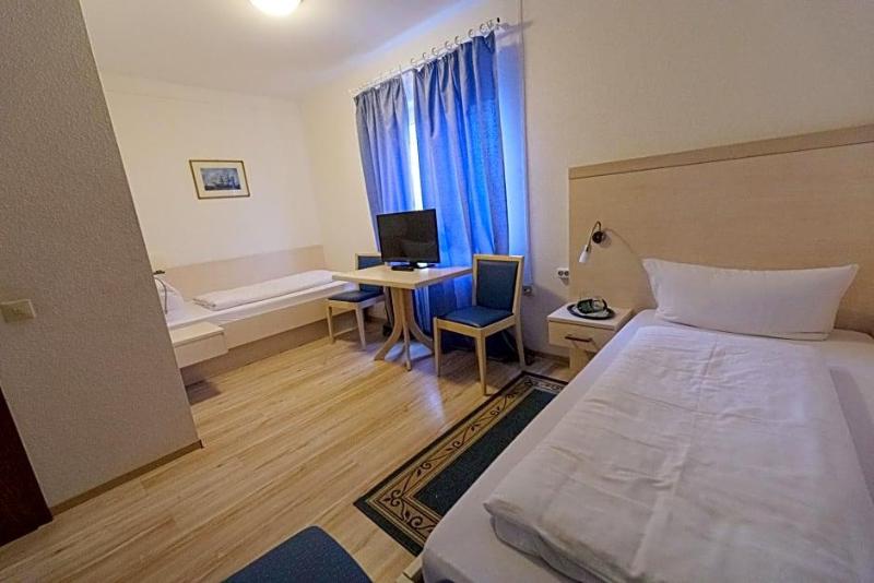 Zum Kluverbaum image