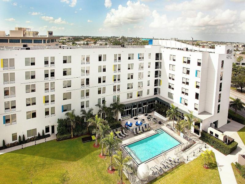 Aloft Miami Doral image