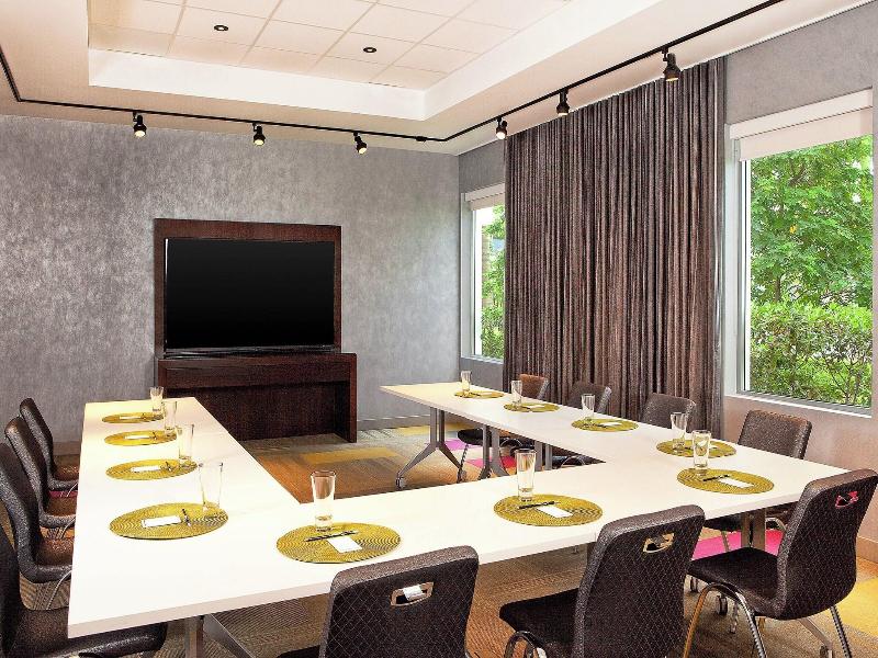 Aloft Miami Doral image