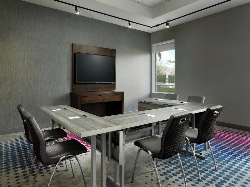 Aloft Miami Doral image