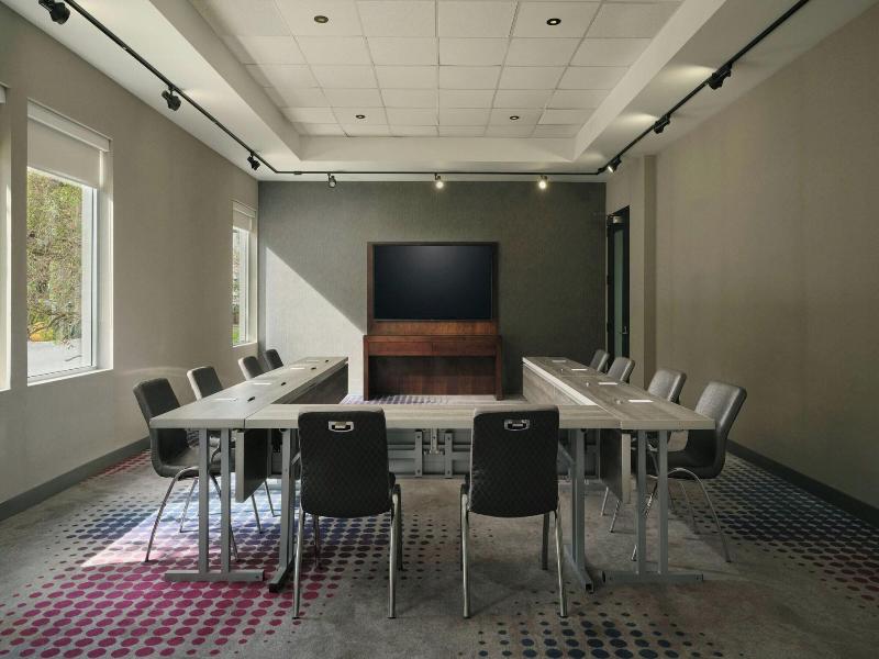 Aloft Miami Doral image