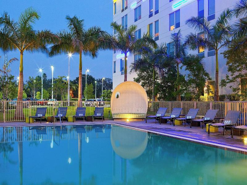 Aloft Miami Doral image