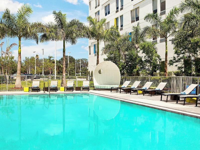 Aloft Miami Doral image