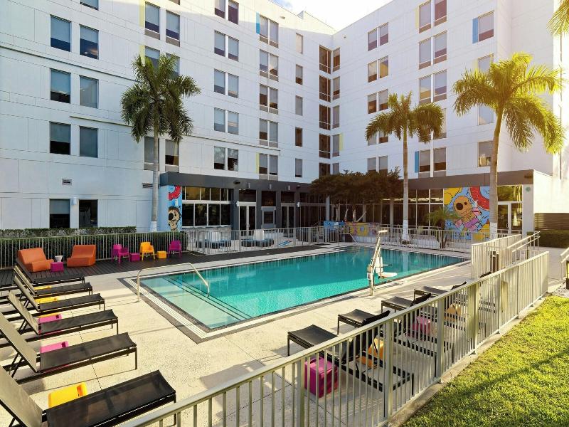 Aloft Miami Doral image
