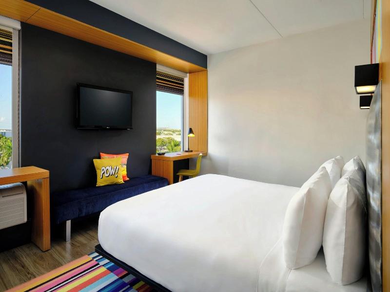 Aloft Miami Doral image