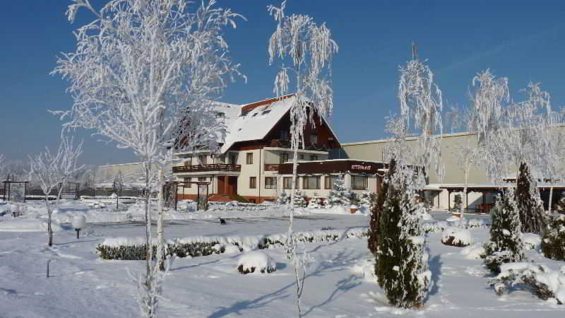 Garden Club Hotel image