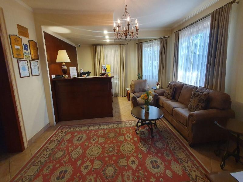Garden Club Hotel image