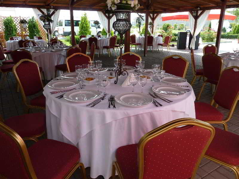 Garden Club Hotel image