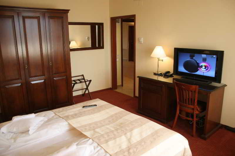 Garden Club Hotel image