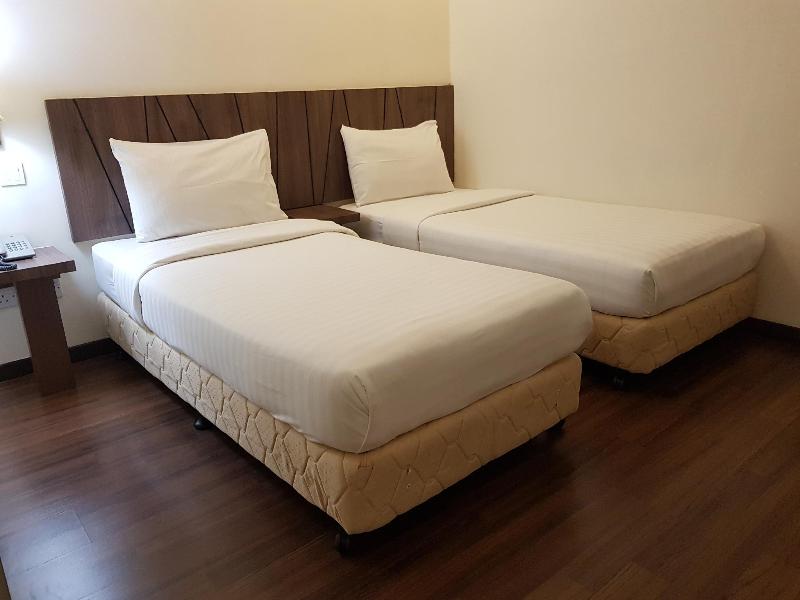 9 Square Hotel image