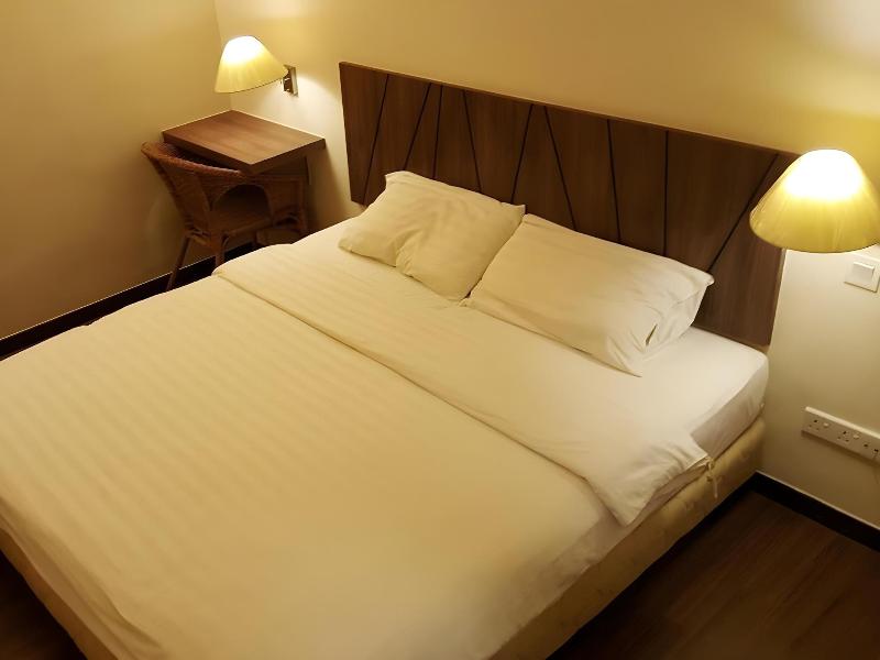 9 Square Hotel image
