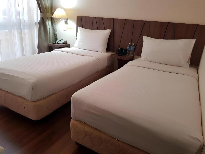 9 Square Hotel image
