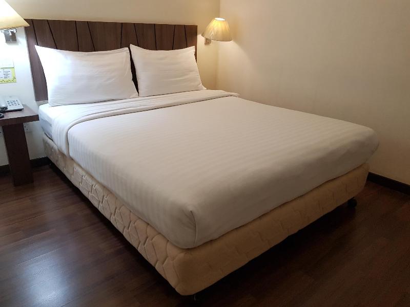 9 Square Hotel image