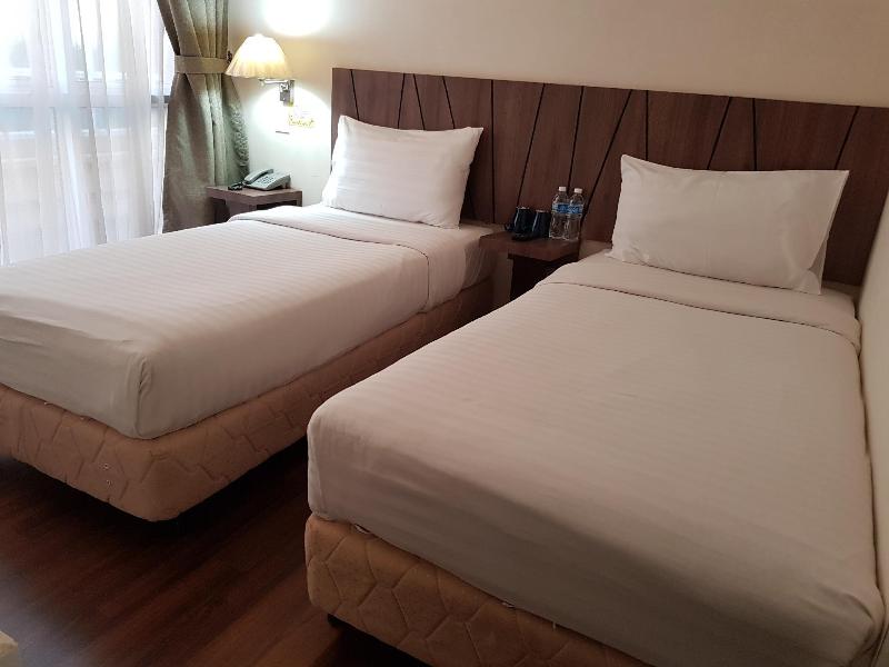 9 Square Hotel image