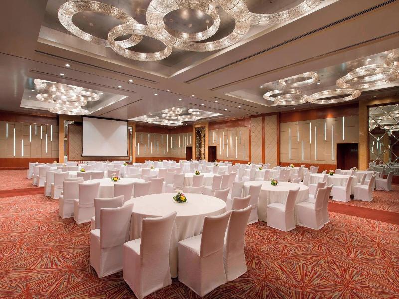 Sheraton Bangalore Hotel At Brigade Gateway image