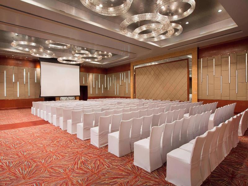 Sheraton Bangalore Hotel At Brigade Gateway image