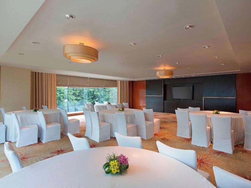 Sheraton Bangalore Hotel At Brigade Gateway image