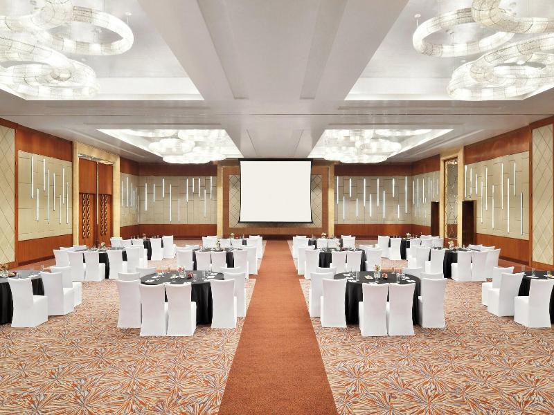 Sheraton Bangalore Hotel At Brigade Gateway image