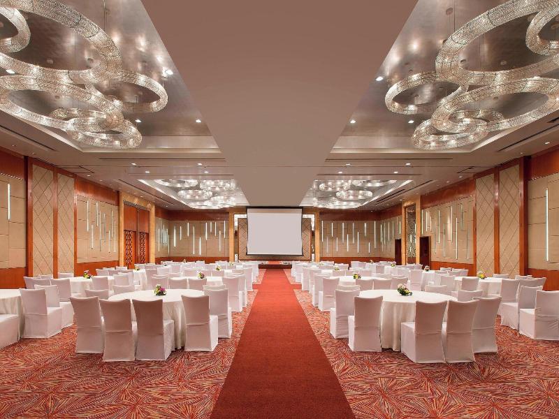 Sheraton Bangalore Hotel At Brigade Gateway image