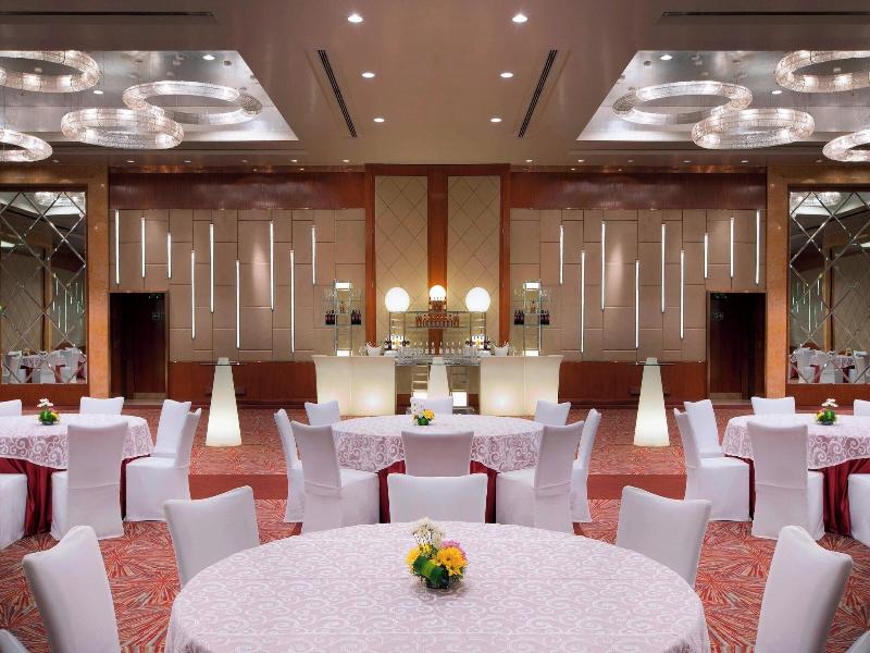 Sheraton Bangalore Hotel At Brigade Gateway image