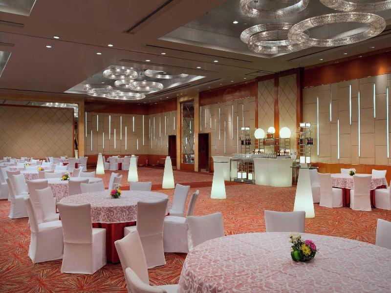 Sheraton Bangalore Hotel At Brigade Gateway image