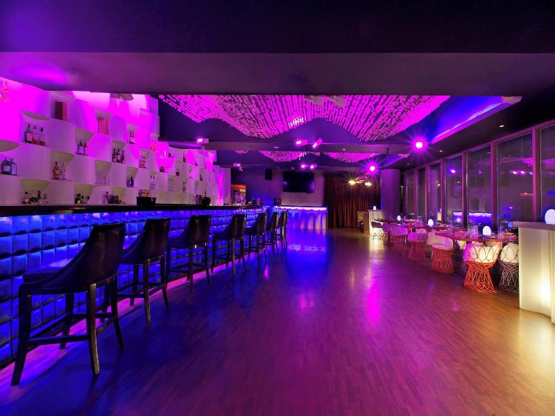 Sheraton Bangalore Hotel At Brigade Gateway image