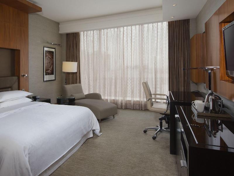 Sheraton Bangalore Hotel At Brigade Gateway image