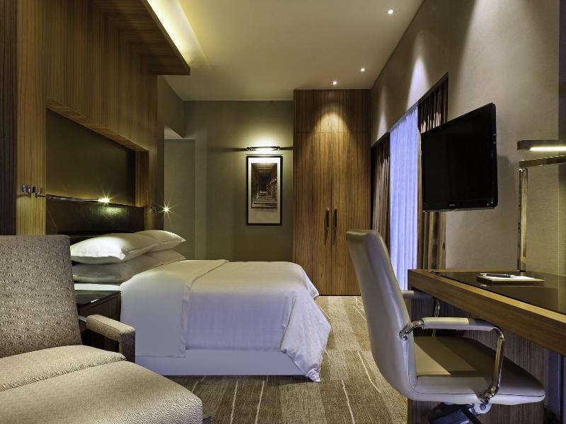 Sheraton Bangalore Hotel At Brigade Gateway image