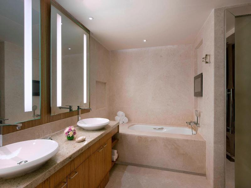 Sheraton Bangalore Hotel At Brigade Gateway image