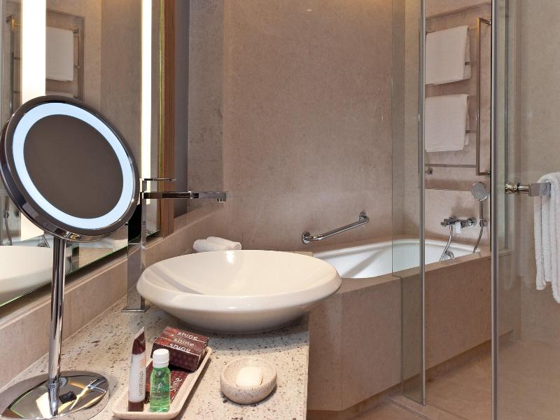 Sheraton Bangalore Hotel At Brigade Gateway image