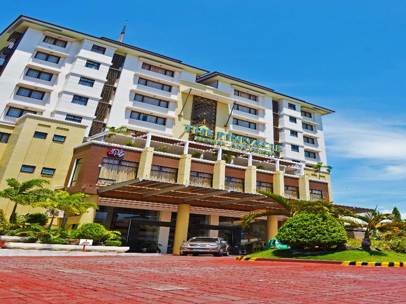 THE PINNACLE HOTEL AND SUITES