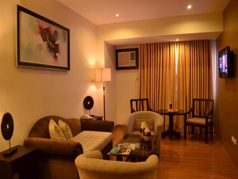 The Pinnacle Hotel and Suites image