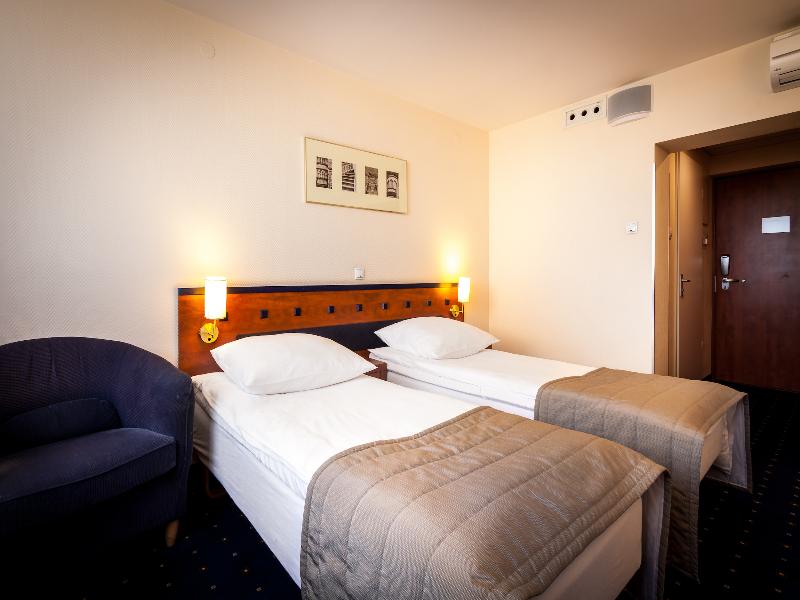Qubus Hotel Legnica image
