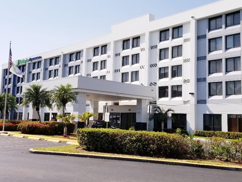 Holiday Inn Express & Suites Miami-Hialeah