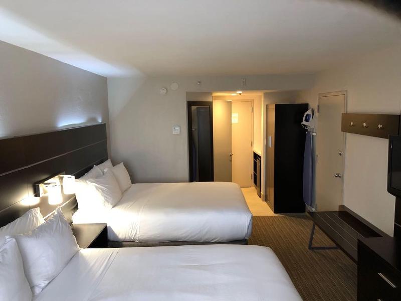 Holiday Inn Express & Suites Miami-Hialeah photo 11