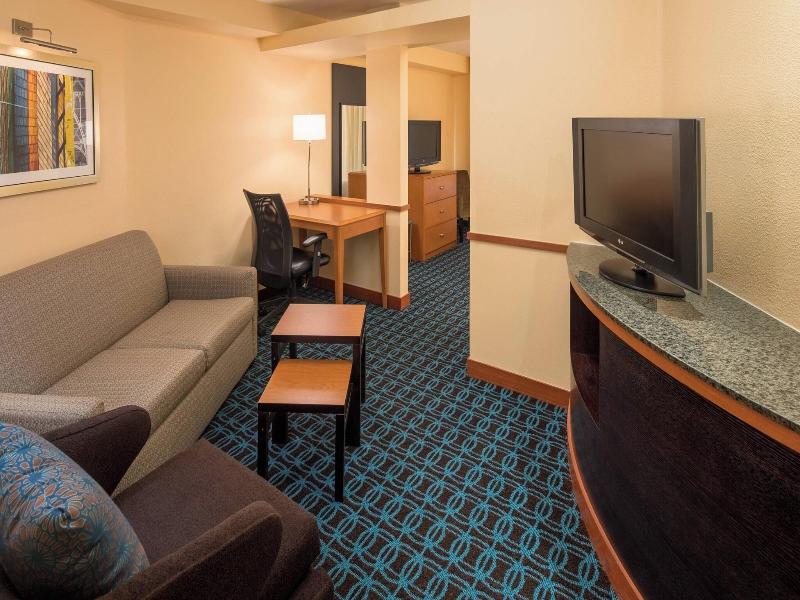 Fairfield Inn & Suites Portland North image