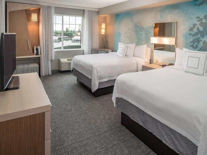 Courtyard Portland North image