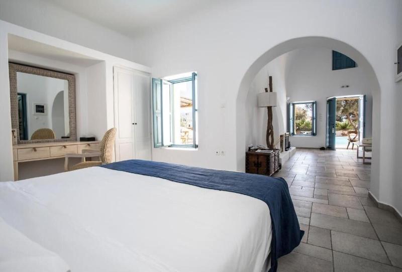 Black Rose Suites image