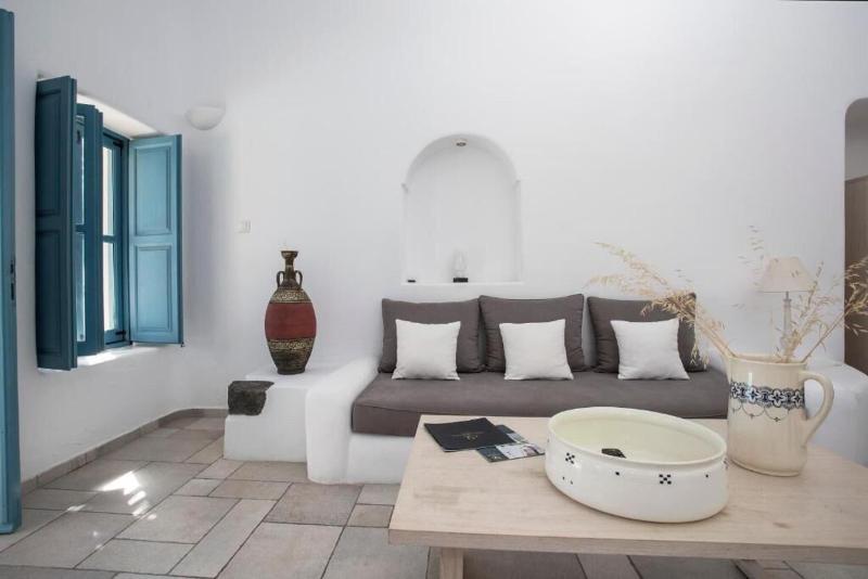Black Rose Suites image