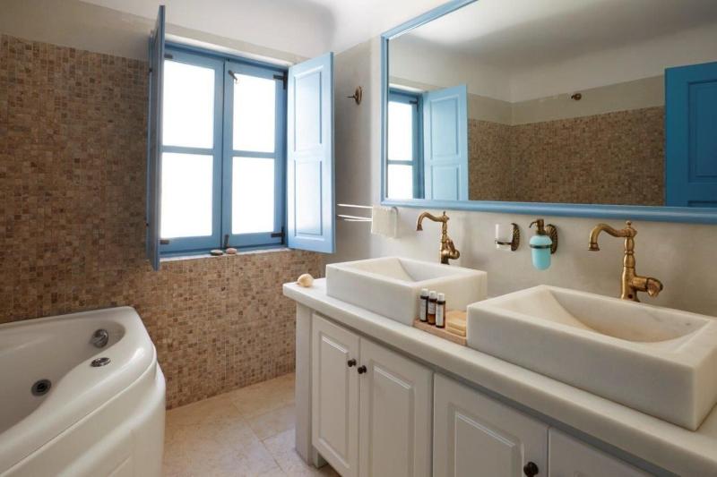 Black Rose Suites image
