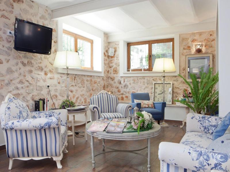 Hotel Palau Verd image