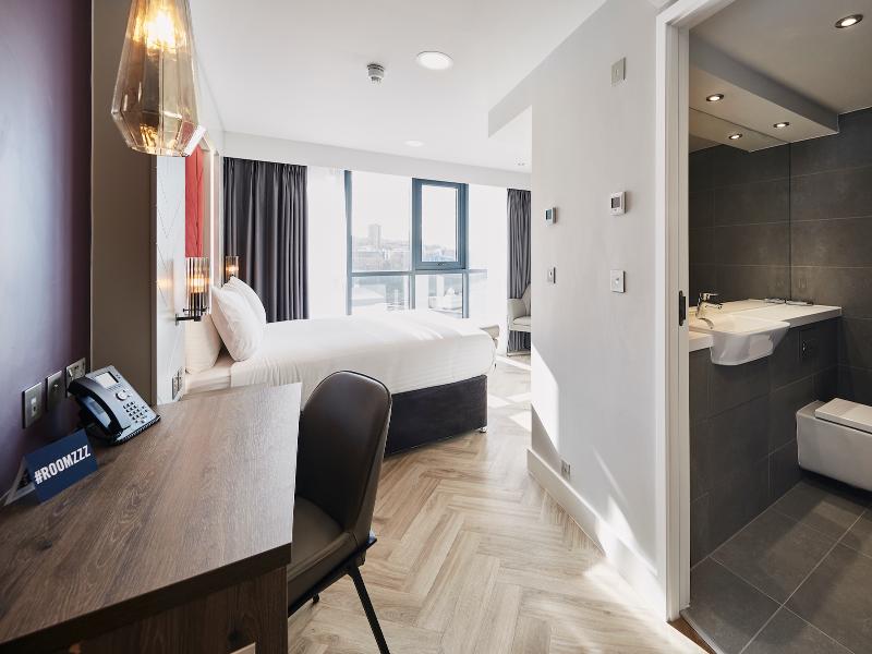 Roomzzz Newcastle City image