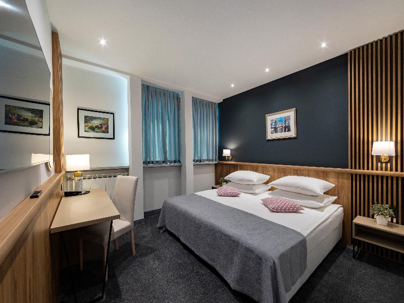 Hotel Central image