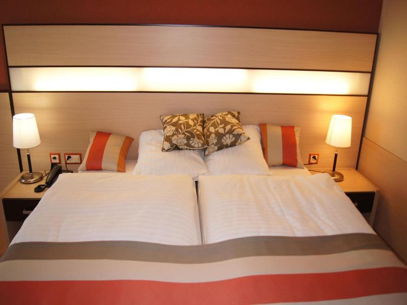 Hotel Lacotel image