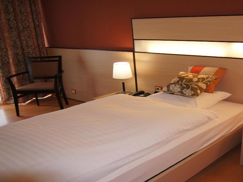 Hotel Lacotel image