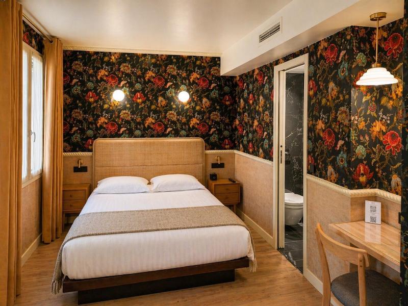 Hotel Notre Dame Maitre Albert image