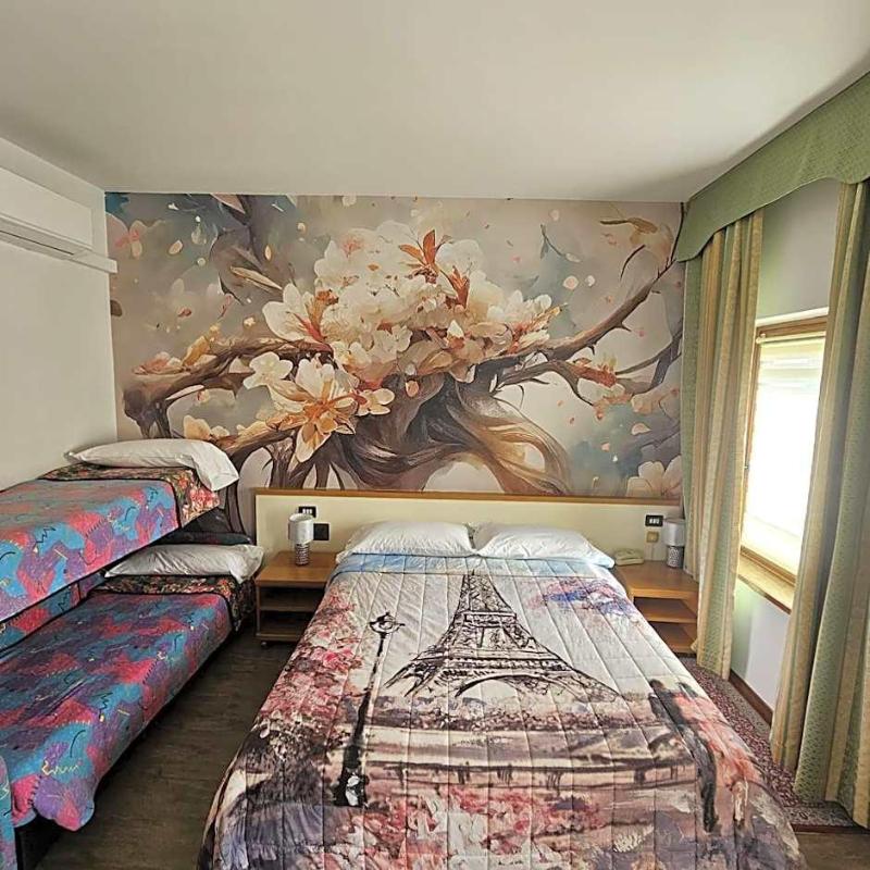 Hotel City image