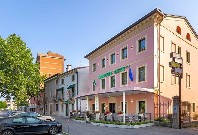 Hotel City image