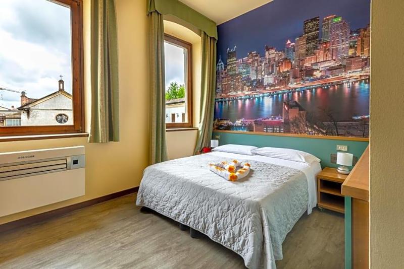Hotel City image