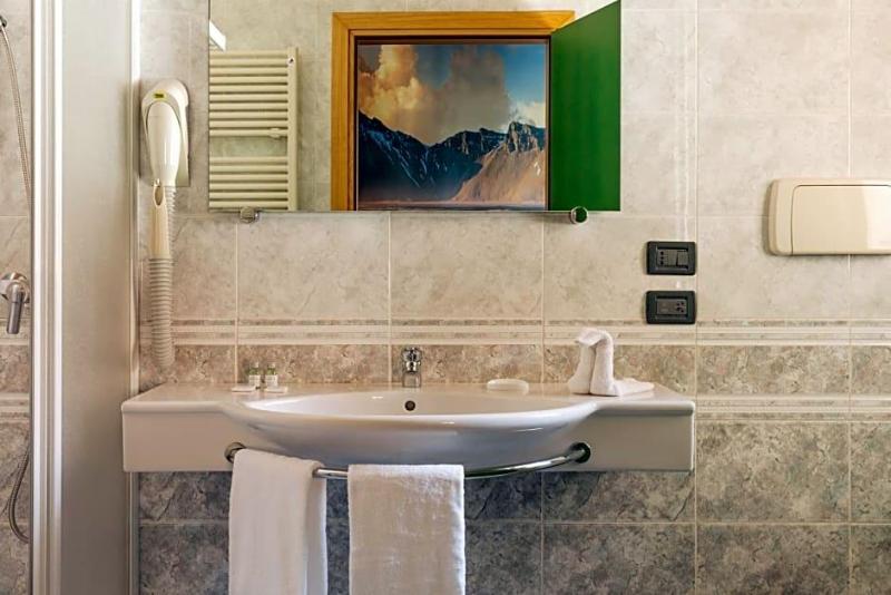 Hotel City image